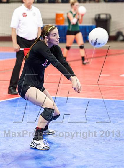 Thumbnail 1 in Montrose vs. Elizabeth (CHSAA 4A Pool 4) photogallery.