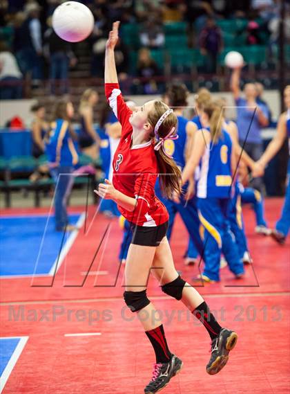 Thumbnail 2 in Montrose vs. Elizabeth (CHSAA 4A Pool 4) photogallery.
