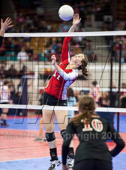 Thumbnail 3 in Montrose vs. Elizabeth (CHSAA 4A Pool 4) photogallery.