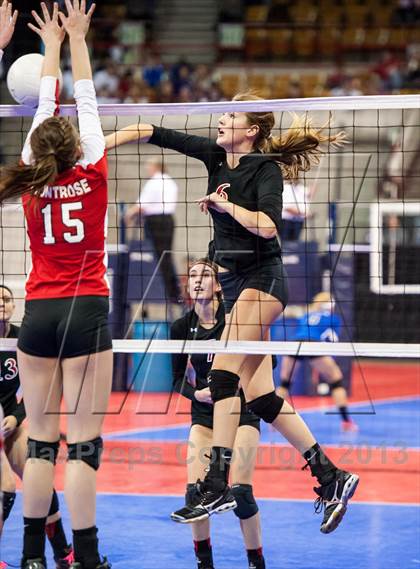 Thumbnail 1 in Montrose vs. Elizabeth (CHSAA 4A Pool 4) photogallery.