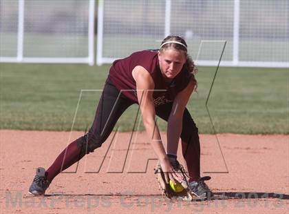 Thumbnail 1 in Mullen vs Berthoud (CHSAA 4A Playoffs) photogallery.