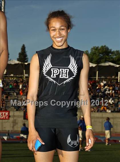 Thumbnail 3 in CIF State Track & Field Championships (Girls Awards) photogallery.