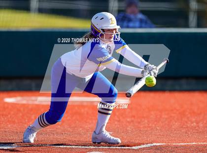 Thumbnail 2 in Azle vs Brock (Brock Classic) photogallery.
