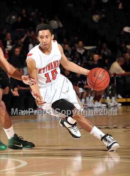Thumbnail 2 in Etiwanda vs. Long Beach Poly (CIF SS D1AA Playoffs) photogallery.