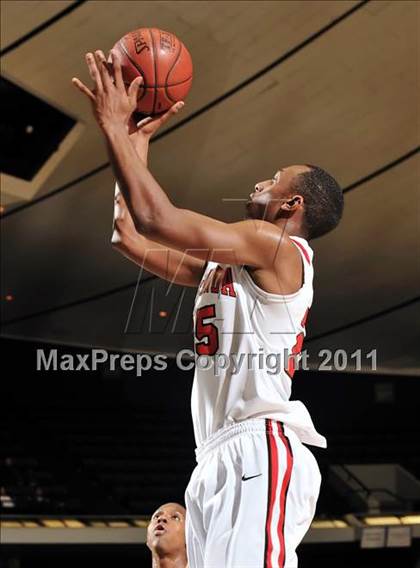 Thumbnail 1 in Etiwanda vs. Long Beach Poly (CIF SS D1AA Playoffs) photogallery.