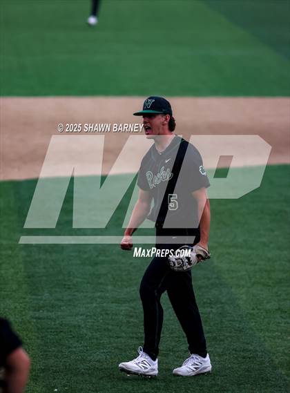 Thumbnail 1 in Westfield vs. Harrison IHSAA Class 4A Baseball Regional Championship photogallery.