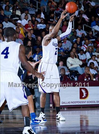 Thumbnail 2 in Lincoln vs. Estacado  photogallery.