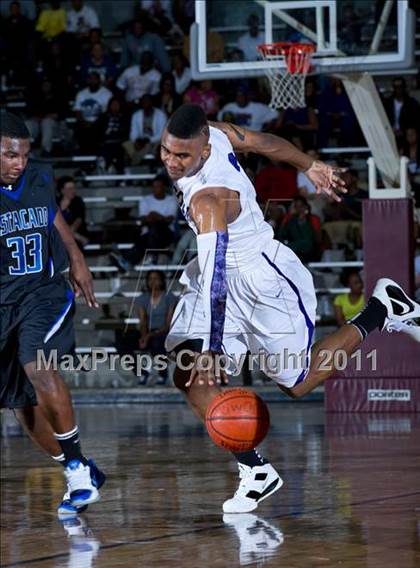 Thumbnail 2 in Lincoln vs. Estacado  photogallery.