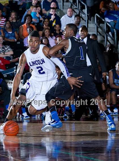Thumbnail 2 in Lincoln vs. Estacado  photogallery.