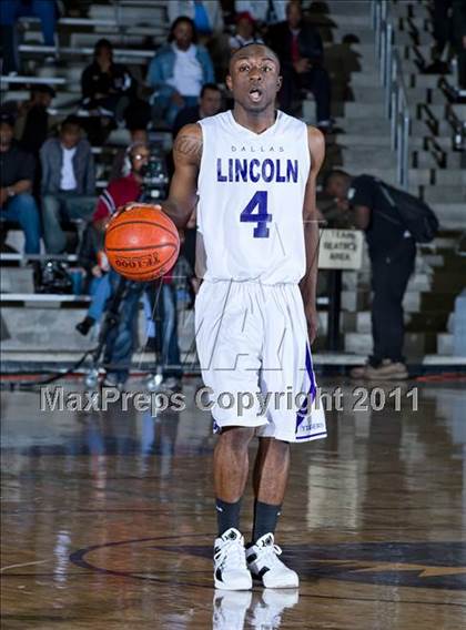 Thumbnail 3 in Lincoln vs. Estacado  photogallery.