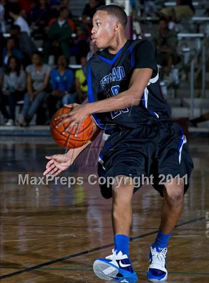 Thumbnail 2 in Lincoln vs. Estacado  photogallery.