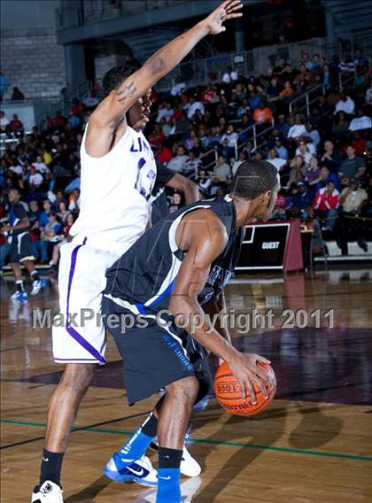 Thumbnail 1 in Lincoln vs. Estacado  photogallery.