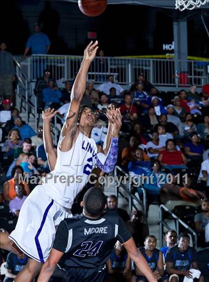 Thumbnail 3 in Lincoln vs. Estacado  photogallery.
