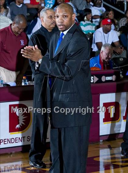 Thumbnail 1 in Lincoln vs. Estacado  photogallery.