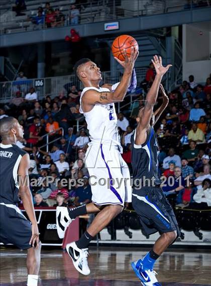 Thumbnail 1 in Lincoln vs. Estacado  photogallery.