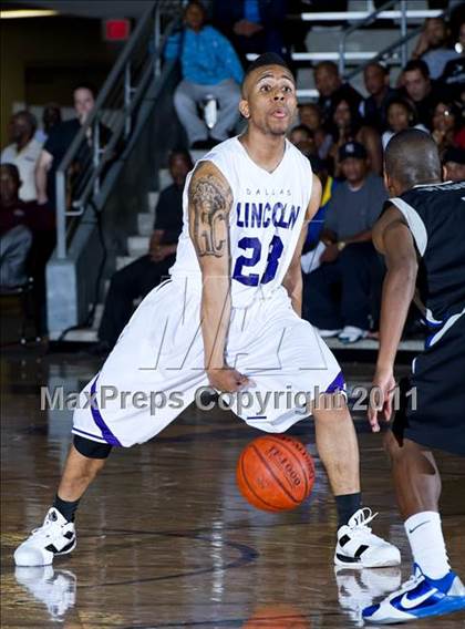 Thumbnail 2 in Lincoln vs. Estacado  photogallery.