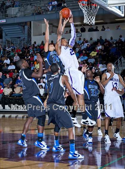 Thumbnail 2 in Lincoln vs. Estacado  photogallery.