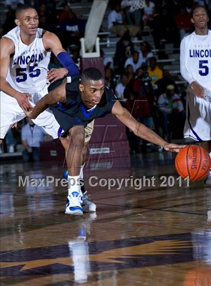 Thumbnail 3 in Lincoln vs. Estacado  photogallery.