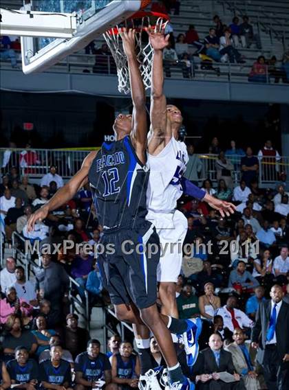 Thumbnail 3 in Lincoln vs. Estacado  photogallery.