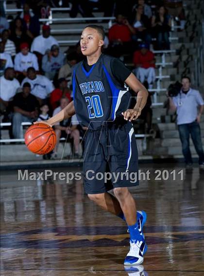 Thumbnail 3 in Lincoln vs. Estacado  photogallery.