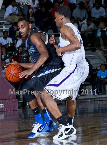 Thumbnail 1 in Lincoln vs. Estacado  photogallery.