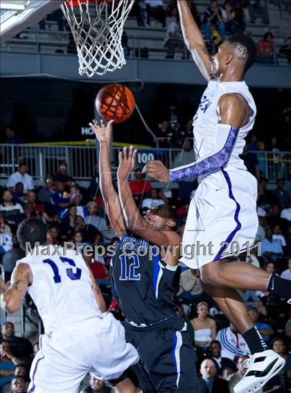 Thumbnail 1 in Lincoln vs. Estacado  photogallery.