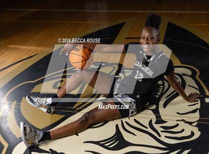 Thumbnail 3 in 2023-2024 Maxpreps National Female Player of the Year (Joyce Edwards) photogallery.