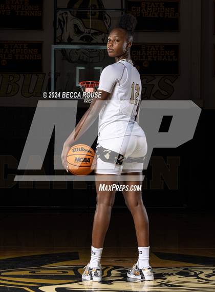 Thumbnail 3 in 2023-2024 Maxpreps National Female Player of the Year (Joyce Edwards) photogallery.