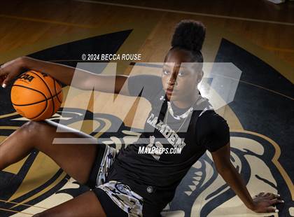 Thumbnail 2 in 2023-2024 Maxpreps National Female Player of the Year (Joyce Edwards) photogallery.