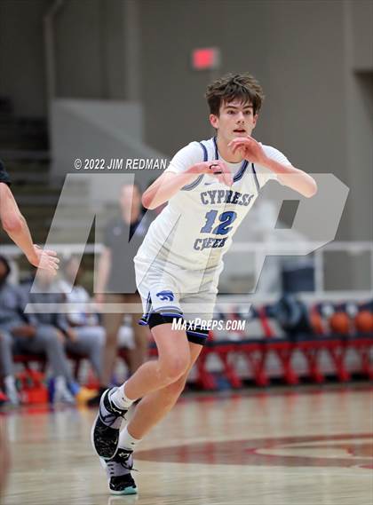 Thumbnail 2 in Cypress Creek vs. Summer Creek (McDonald's Texas Invitational) photogallery.