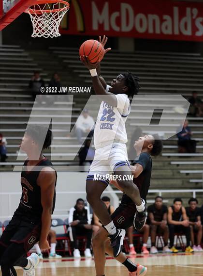 Thumbnail 1 in Cypress Creek vs. Summer Creek (McDonald's Texas Invitational) photogallery.