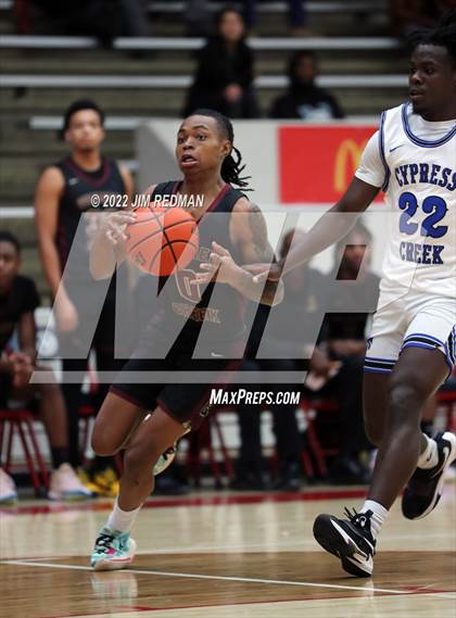 Thumbnail 3 in Cypress Creek vs. Summer Creek (McDonald's Texas Invitational) photogallery.