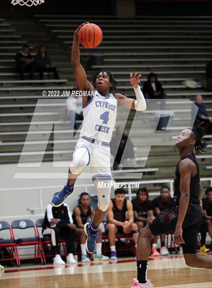 Thumbnail 3 in Cypress Creek vs. Summer Creek (McDonald's Texas Invitational) photogallery.