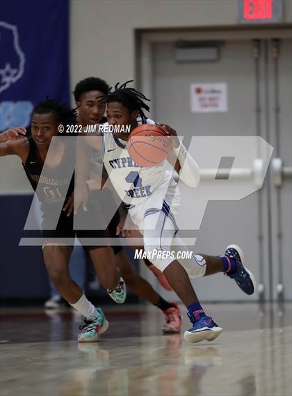 Thumbnail 1 in Cypress Creek vs. Summer Creek (McDonald's Texas Invitational) photogallery.
