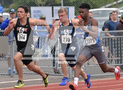 Thumbnail 3 in WIAA 2A Track & Field Finals photogallery.