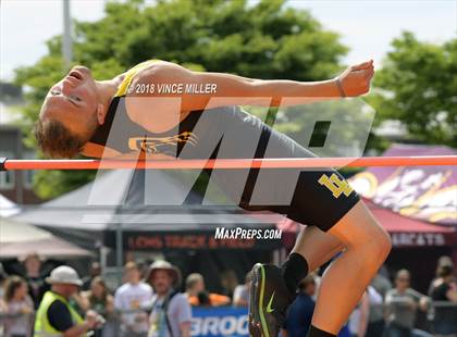 Thumbnail 2 in WIAA 2A Track & Field Finals photogallery.