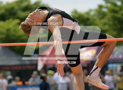 Thumbnail 3 in WIAA 2A Track & Field Finals photogallery.