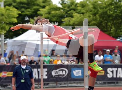Thumbnail 2 in WIAA 2A Track & Field Finals photogallery.