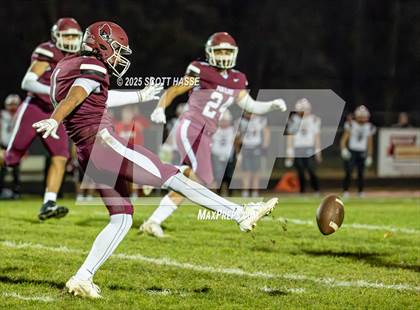 Thumbnail 3 in Portland vs. Vicksburg (MHSAA Div-4 Regional FINAL) photogallery.