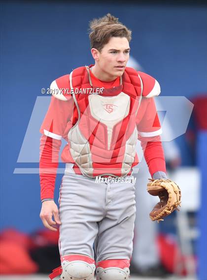 Thumbnail 3 in Alvarado vs Sweetwater (Krum Invitational) photogallery.