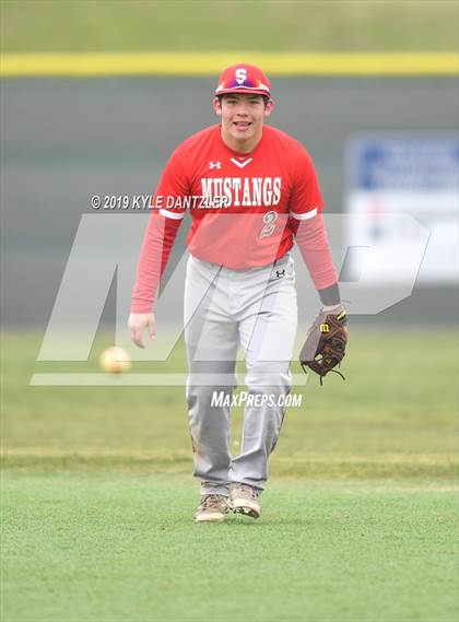 Thumbnail 2 in Alvarado vs Sweetwater (Krum Invitational) photogallery.