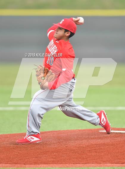 Thumbnail 2 in Alvarado vs Sweetwater (Krum Invitational) photogallery.