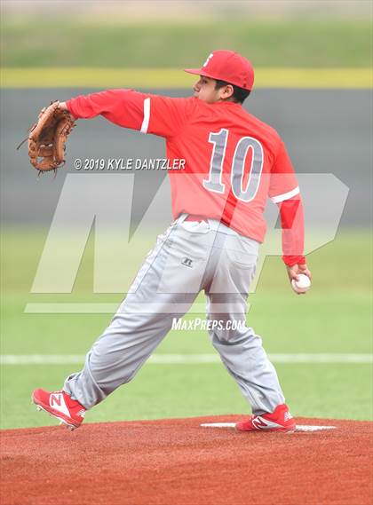 Thumbnail 3 in Alvarado vs Sweetwater (Krum Invitational) photogallery.