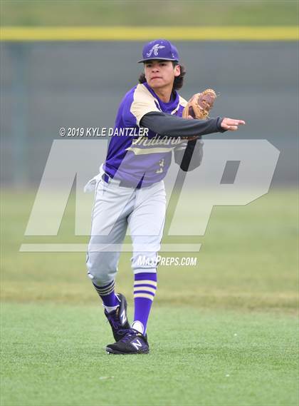 Thumbnail 3 in Alvarado vs Sweetwater (Krum Invitational) photogallery.