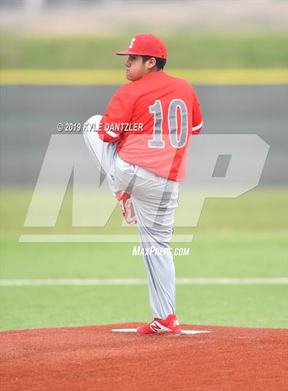 Thumbnail 2 in Alvarado vs Sweetwater (Krum Invitational) photogallery.