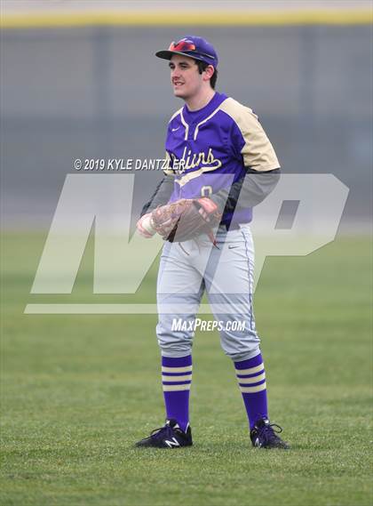 Thumbnail 2 in Alvarado vs Sweetwater (Krum Invitational) photogallery.