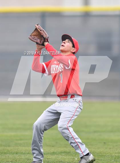 Thumbnail 2 in Alvarado vs Sweetwater (Krum Invitational) photogallery.