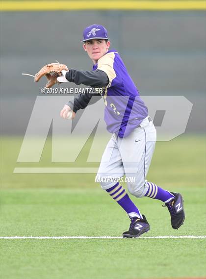 Thumbnail 1 in Alvarado vs Sweetwater (Krum Invitational) photogallery.