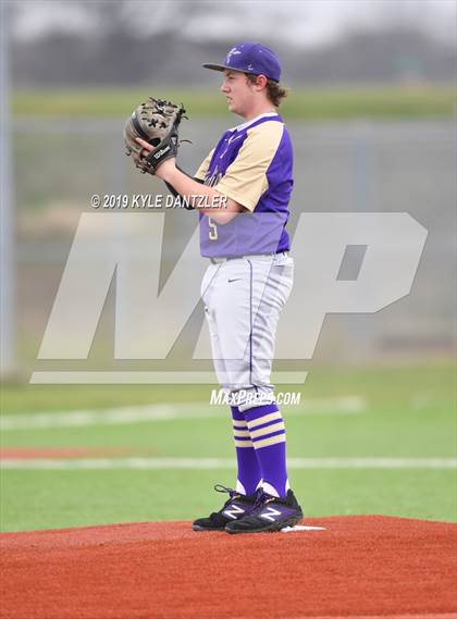 Thumbnail 1 in Alvarado vs Sweetwater (Krum Invitational) photogallery.