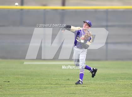 Thumbnail 2 in Alvarado vs Sweetwater (Krum Invitational) photogallery.